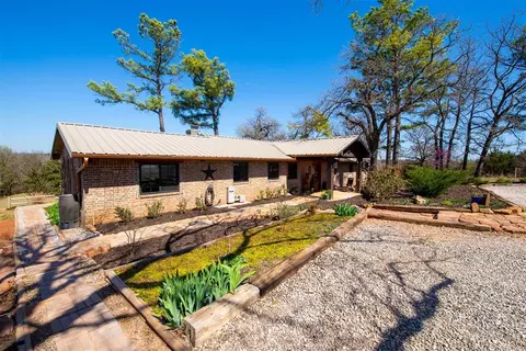Exterior - 6400 E Simmons Rd, Guthrie, OK 73044 photo 3 of 17