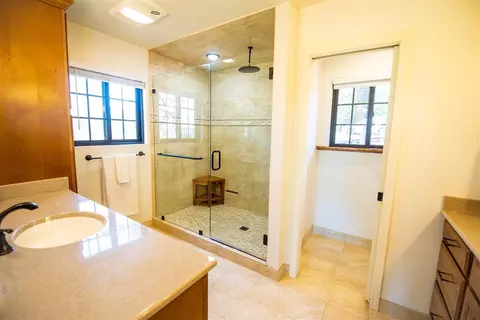 Bath - 6400 E Simmons Rd, Guthrie, OK 73044 photo 4 of 6