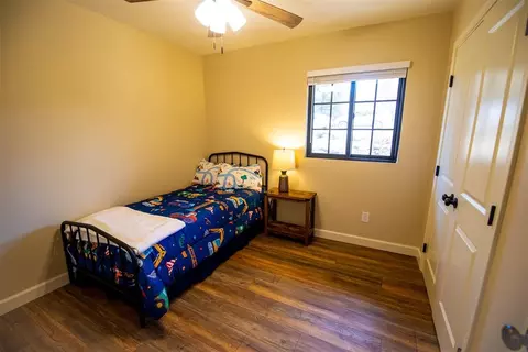 Bedroom - 6400 E Simmons Rd, Guthrie, OK 73044 photo 1 of 4