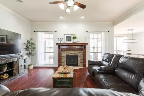 Living - 425 Summit Hill Rd, Norman, OK 73071 photo 1 of 4