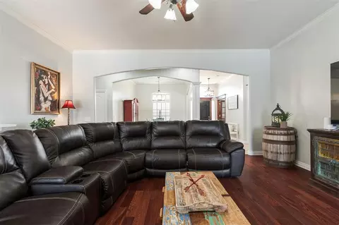 Living - 425 Summit Hill Rd, Norman, OK 73071 photo 4 of 4