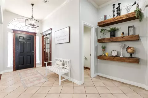 Entry Way - 425 Summit Hill Rd, Norman, OK 73071 photo 1 of 2