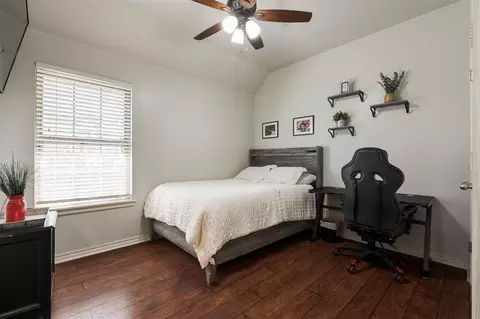 Bedroom - 425 Summit Hill Rd, Norman, OK 73071 photo 3 of 4