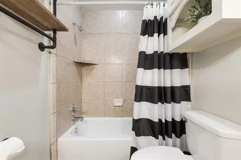 Bath - 425 Summit Hill Rd, Norman, OK 73071 photo 7 of 7