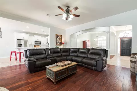 Living - 425 Summit Hill Rd, Norman, OK 73071 photo 2 of 4