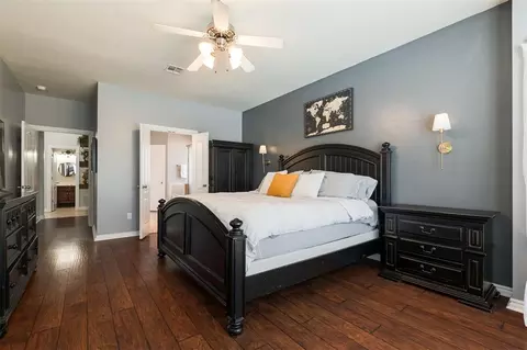 Bedroom - 425 Summit Hill Rd, Norman, OK 73071 photo 2 of 4
