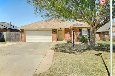 10301 Aberdeen Dr, Yukon, OK 73099