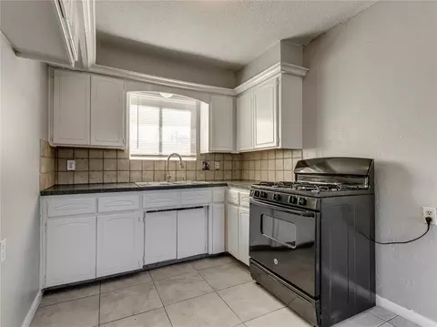 Kitchen - 207 Stanton Dr, Norman, OK 73071 photo 1 of 2