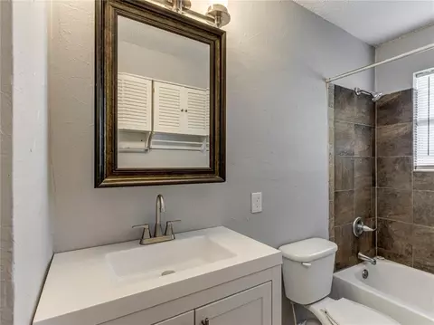 Bath - 207 Stanton Dr, Norman, OK 73071 photo 1 of 2