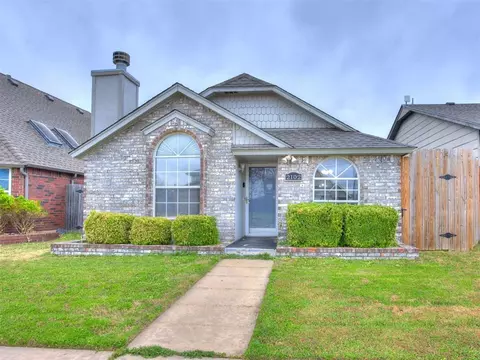 2102 Lakecrest Dr, Oklahoma City, OK 73170