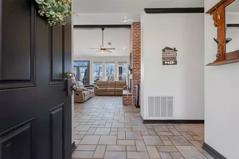 Entry Way - 56201 E 285 Rd #25, Monkey Island, OK 74331 photo 1 of 3