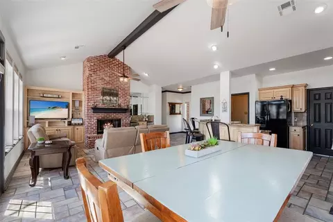 Dining - 56201 E 285 Rd #25, Monkey Island, OK 74331 photo 3 of 3