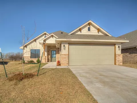 12401 Dolche Vita Dr, Yukon, OK 73099