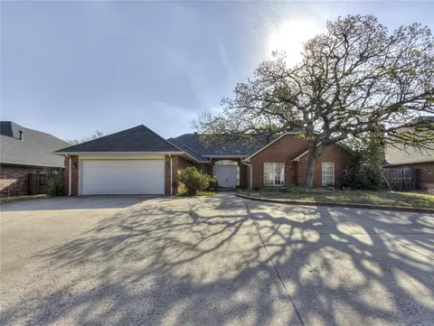 307 Club House Dr, Shawnee, OK 74801