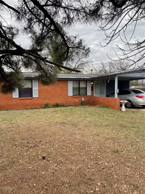 1705 Elm Dr, Del City, OK 73115