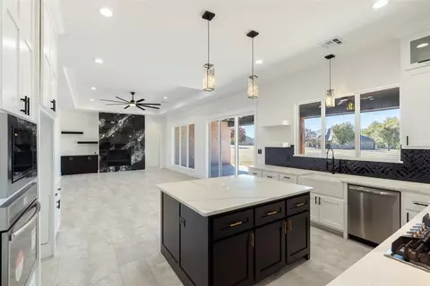 Kitchen - 7222 Jordan Dr, Tuttle, OK 73089 photo 3 of 5
