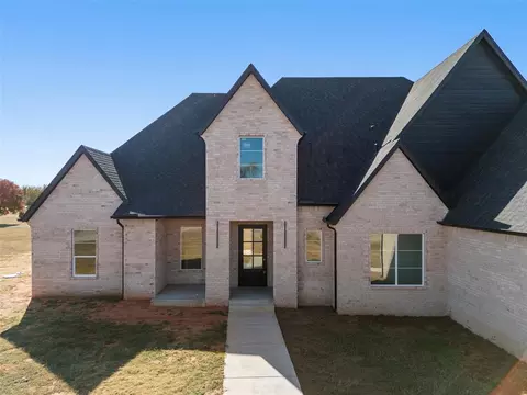 Exterior - 7222 Jordan Dr, Tuttle, OK 73089 photo 2 of 6