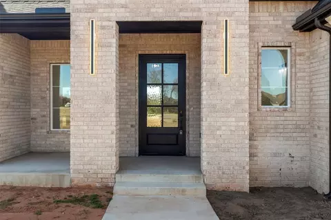 Exterior - 7222 Jordan Dr, Tuttle, OK 73089 photo 3 of 6