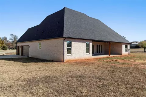 Exterior - 7222 Jordan Dr, Tuttle, OK 73089 photo 4 of 6