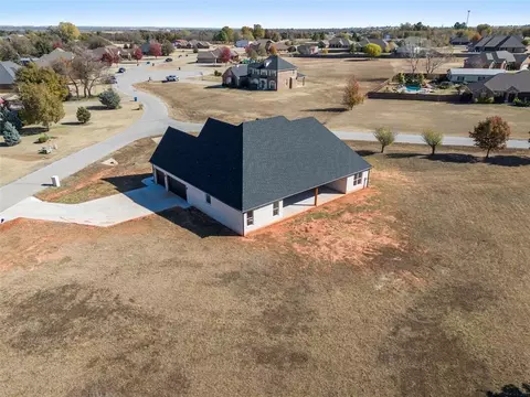 View/Area - 7222 Jordan Dr, Tuttle, OK 73089 photo 4 of 10