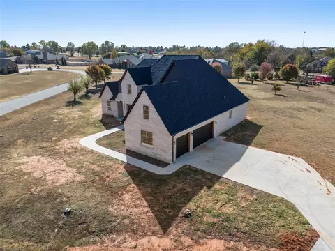 View/Area - 7222 Jordan Dr, Tuttle, OK 73089 photo 3 of 10