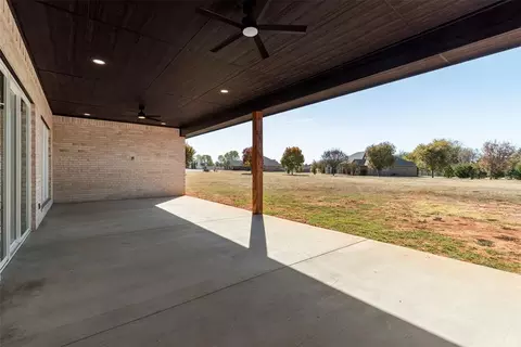Exterior - 7222 Jordan Dr, Tuttle, OK 73089 photo 5 of 6