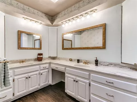 Bath - 13509 Silver Eagle Trl, Edmond, OK 73013 photo 1 of 2