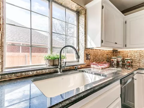 Kitchen - 13509 Silver Eagle Trl, Edmond, OK 73013 photo 3 of 3