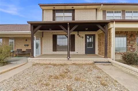 819 N Broadway Ave, Hobart, OK 73651