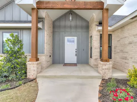 2446 Sierra Cir, Blanchard, OK 73010