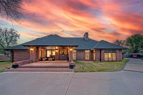 1105 SE Heritage Dr, El Reno, OK 73036