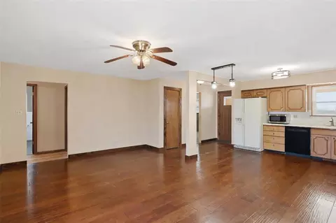 Living - 2385 Mile 32 Rd, Guymon, OK 73942 photo 2 of 4