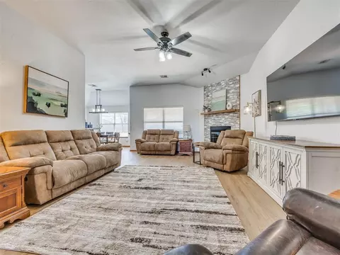 7913 Michael Ct, Oklahoma City, OK 73132