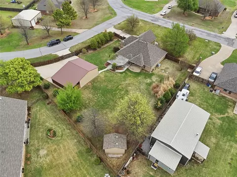 View/Area - 1803 River Ridge Ln, Tuttle, OK 73089 photo 2 of 5