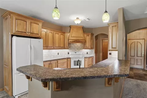 Kitchen - 1803 River Ridge Ln, Tuttle, OK 73089 photo 1 of 2