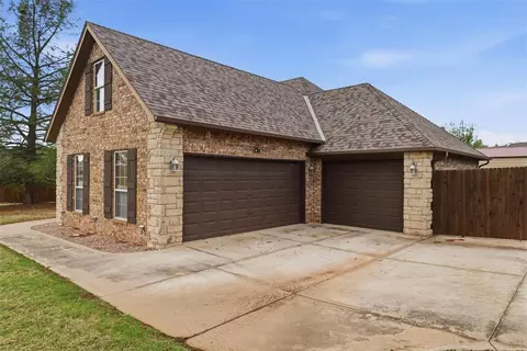 Exterior - 1803 River Ridge Ln, Tuttle, OK 73089 photo 2 of 2