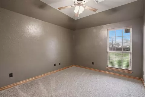 Bedroom - 1803 River Ridge Ln, Tuttle, OK 73089 photo 2 of 4