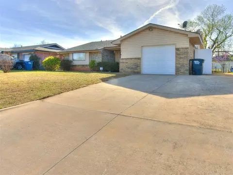 16 Red Rock Rd, Shawnee, OK 74804