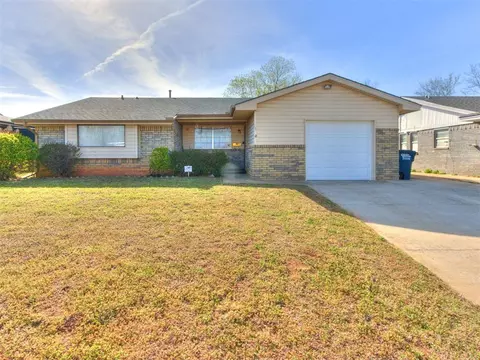 16 Red Rock Rd, Shawnee, OK 74804