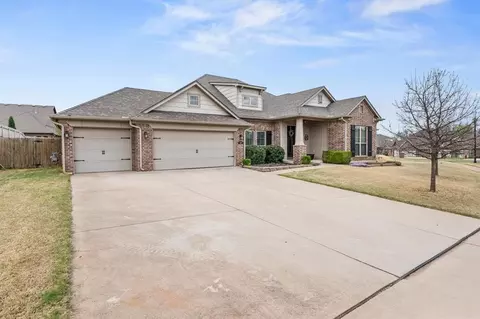 300 Sonora Ln, Norman, OK 73069