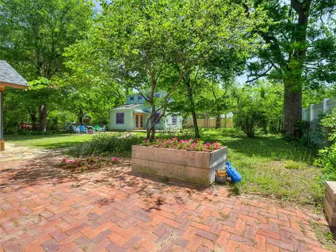 Exterior - 1102 Mcnamee St, Norman, OK 73069 photo 2 of 4