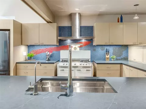 Kitchen - 1102 Mcnamee St, Norman, OK 73069 photo 3 of 9