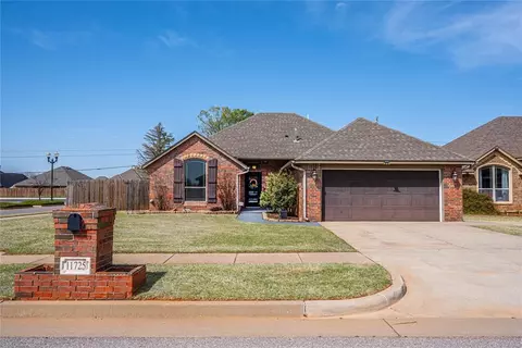11725 SW 16th St, Yukon, OK 73099