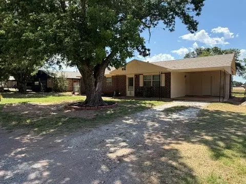 315 E Ada St, Tipton, OK 73570