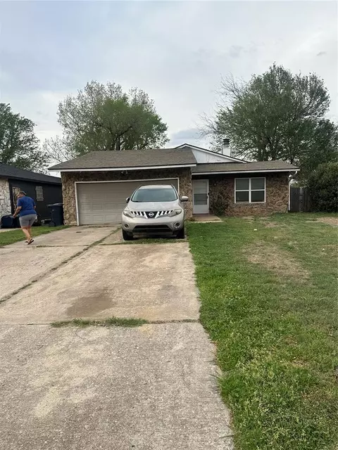 831 NW 114th St, Oklahoma City, OK 73114