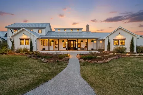 9441 Farmhouse Ln, Arcadia, OK 73007