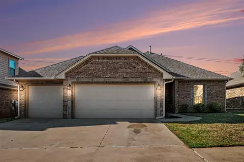 12704 NW 5th St, Yukon, OK 73099