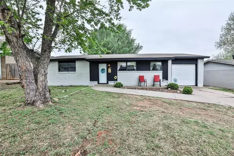 608 SW 15 St, Moore, OK 73160