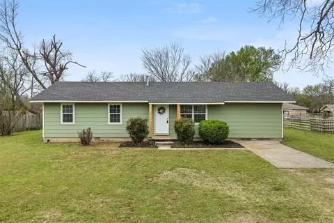 808 S Hammack Ave, Wynnewood, OK 73098