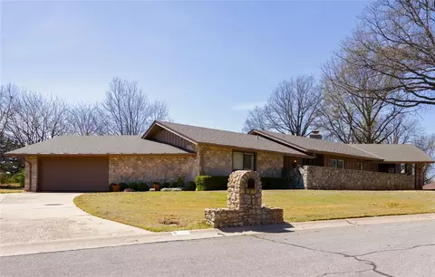 5 Stoneridge Rd, Ponca City, OK 74604